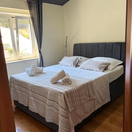 Renata & Maja Apartamento Trogir